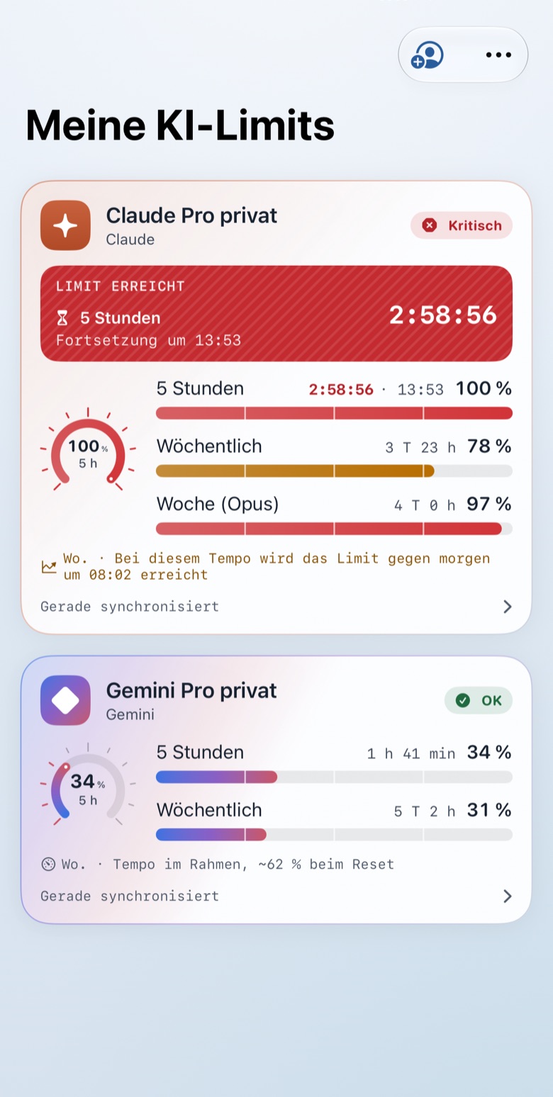 Das Dashboard der App auf dem iPhone: eine Karte pro Claude- und Gemini-Konto mit Anzeigen, Prozentwerten und Fortsetzungs-Countdown (Demodaten).